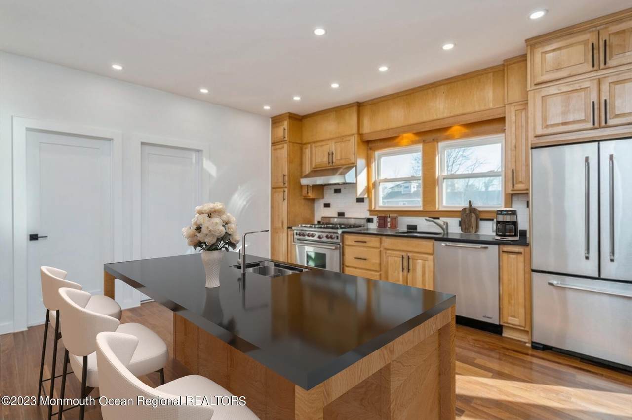 487 Pine Avenue - Photo 1