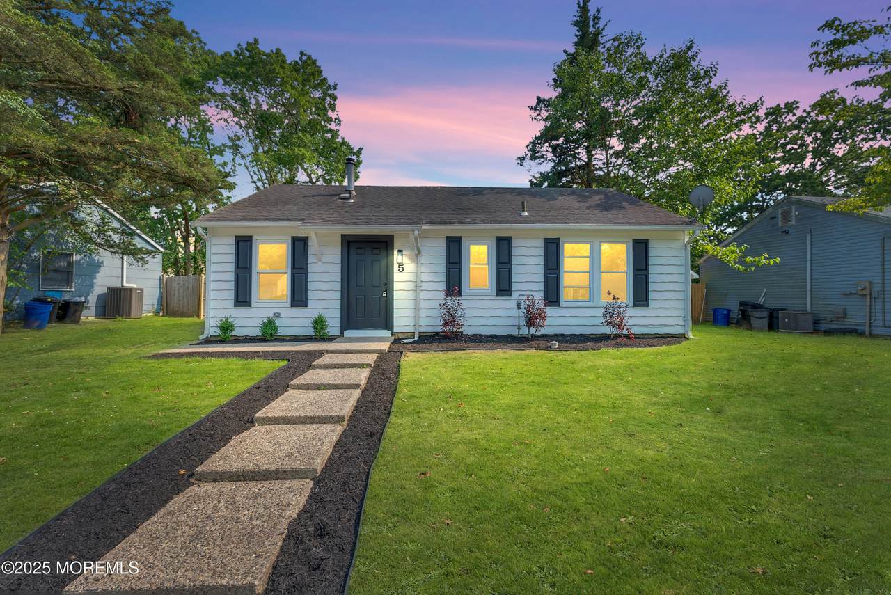 5 Mast Drive - Photo 1