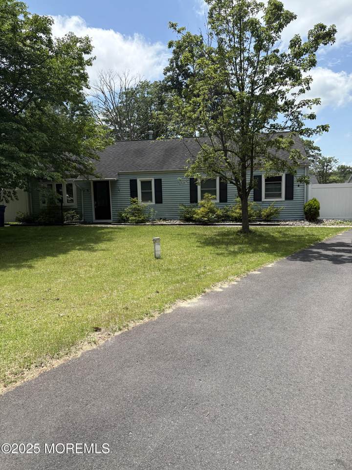8 Woodland Drive - Photo 1