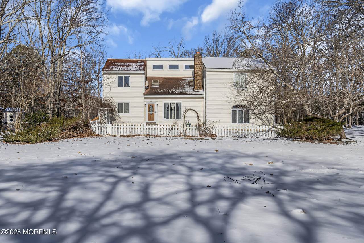 790 Farmingdale Road - Photo 1