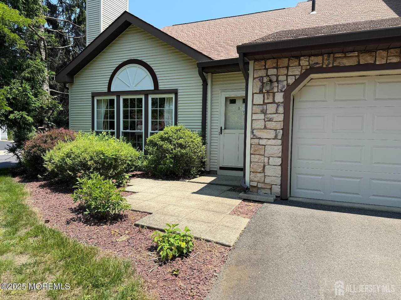 1 Allen Court - Photo 1