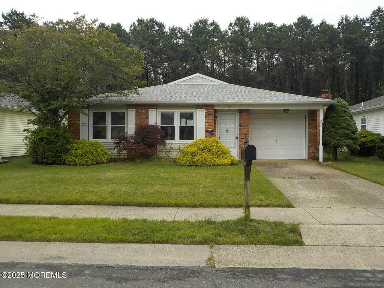 17 Meadowbrook Road - Photo 1
