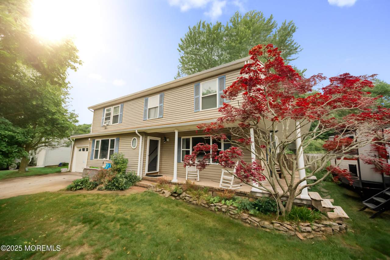 507 Laurelwood Drive - Photo 1