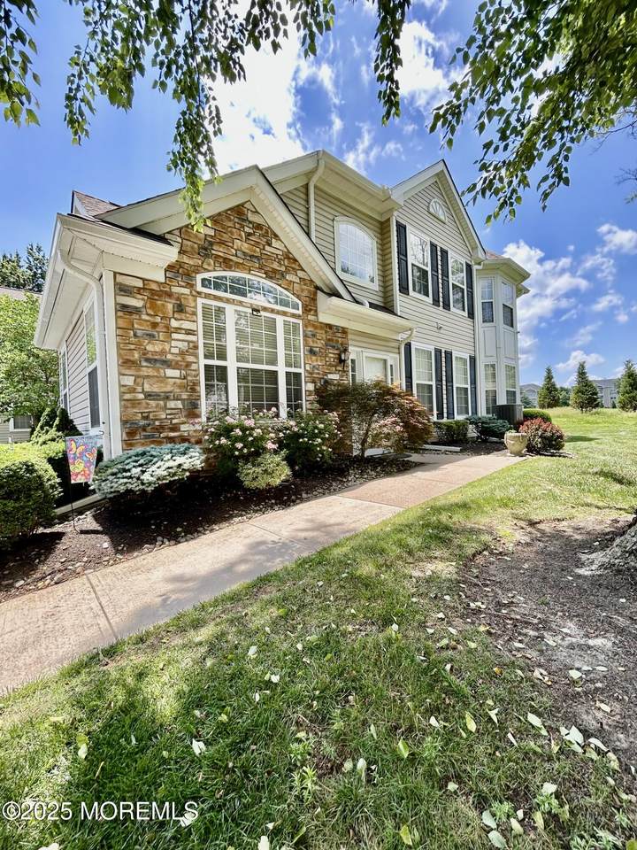 205 Shinnecock Drive - Photo 1