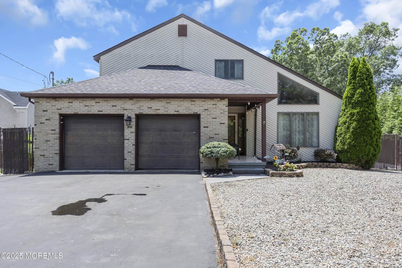 993 Sandy Circle - Photo 1