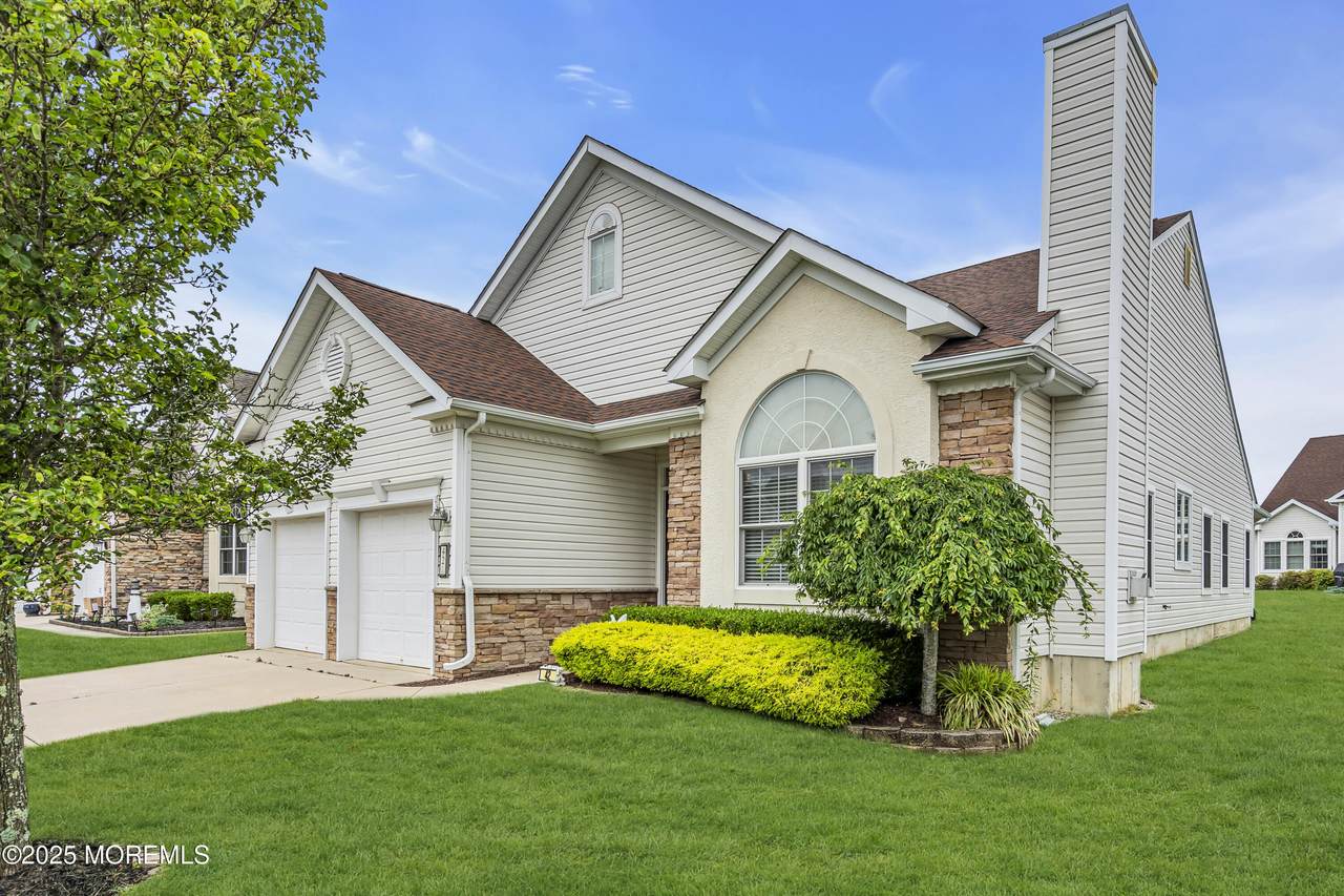 42 Eagleswood Drive - Photo 1