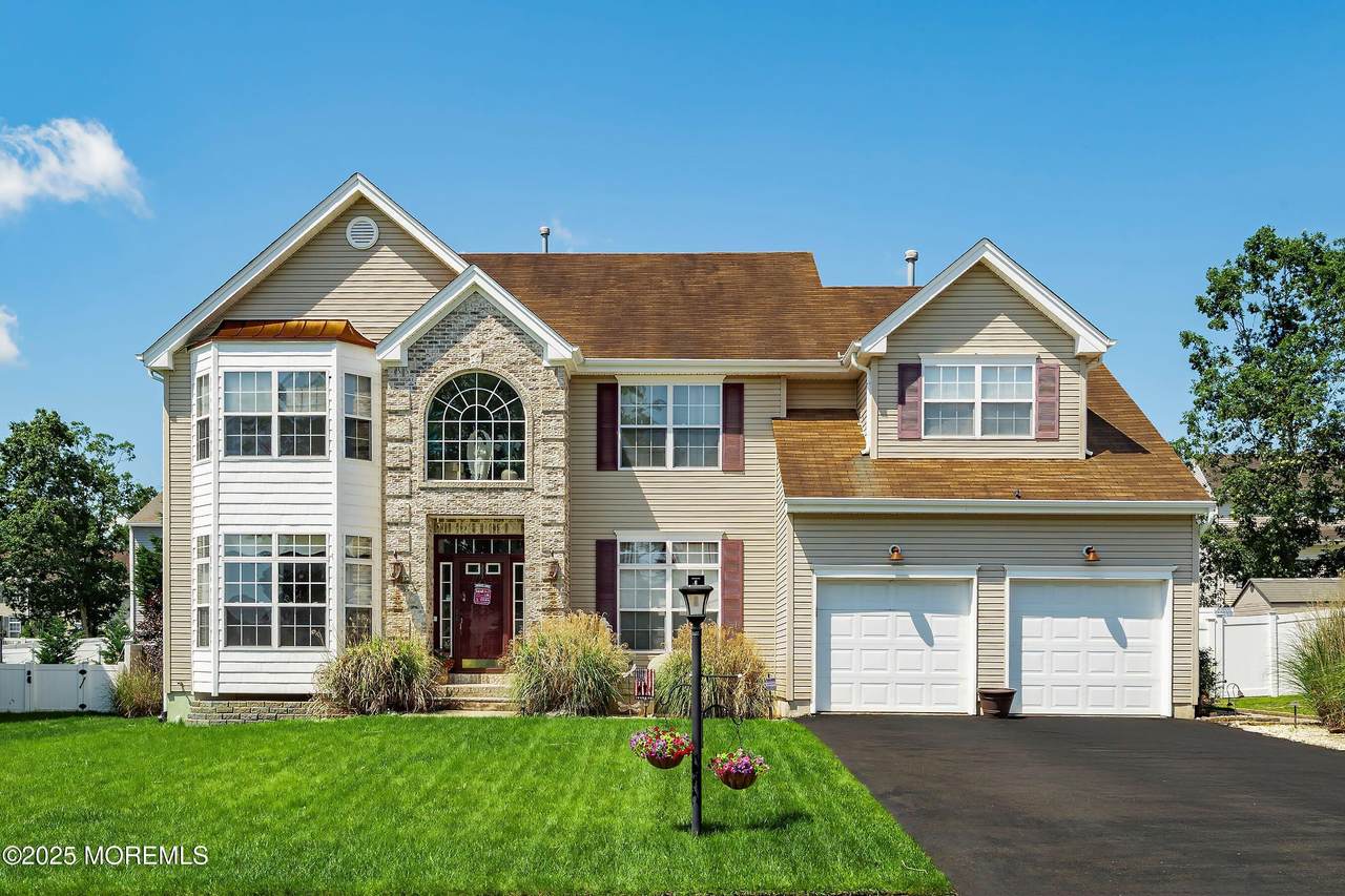 15 Savannah Drive - Photo 1