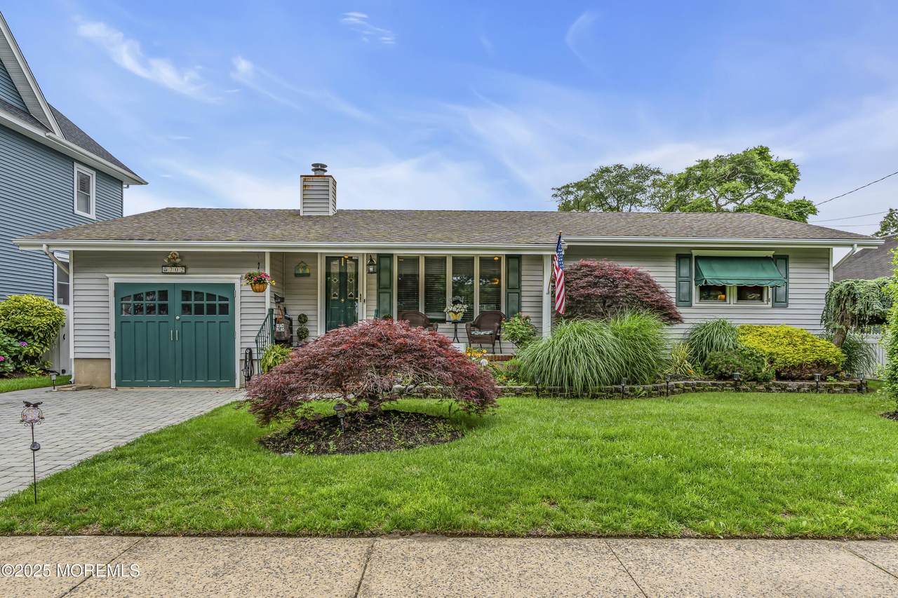 702 Saint Louis Avenue - Photo 1