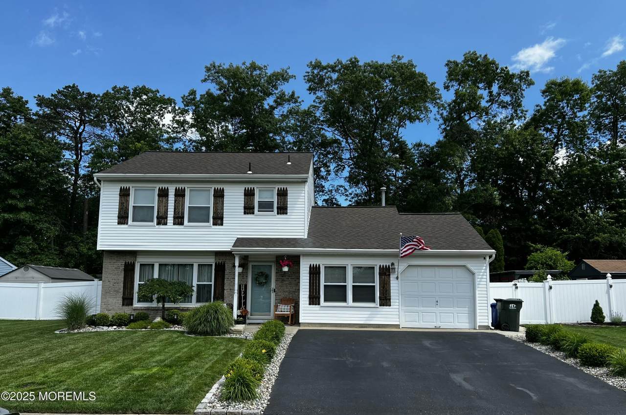 16 Constitution Drive - Photo 1