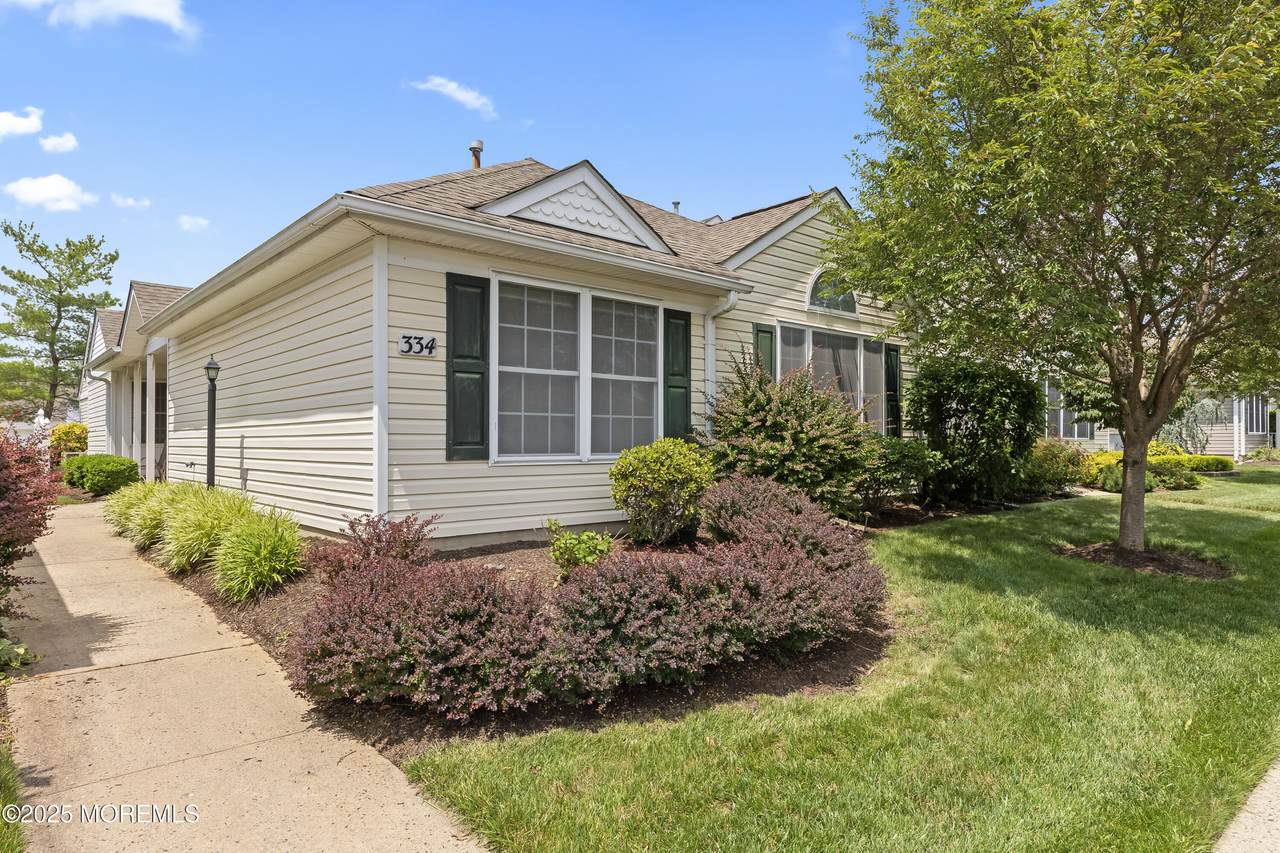334 Waterside Boulevard - Photo 1