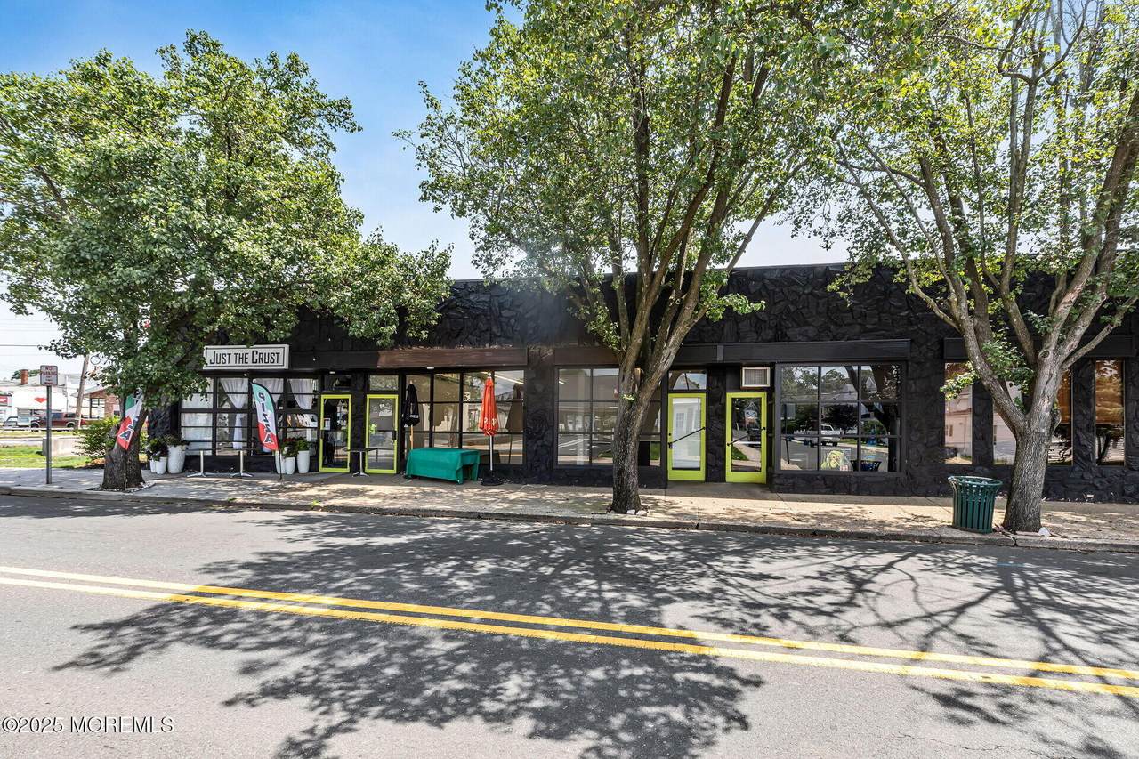 15 Norwood Avenue - Photo 1