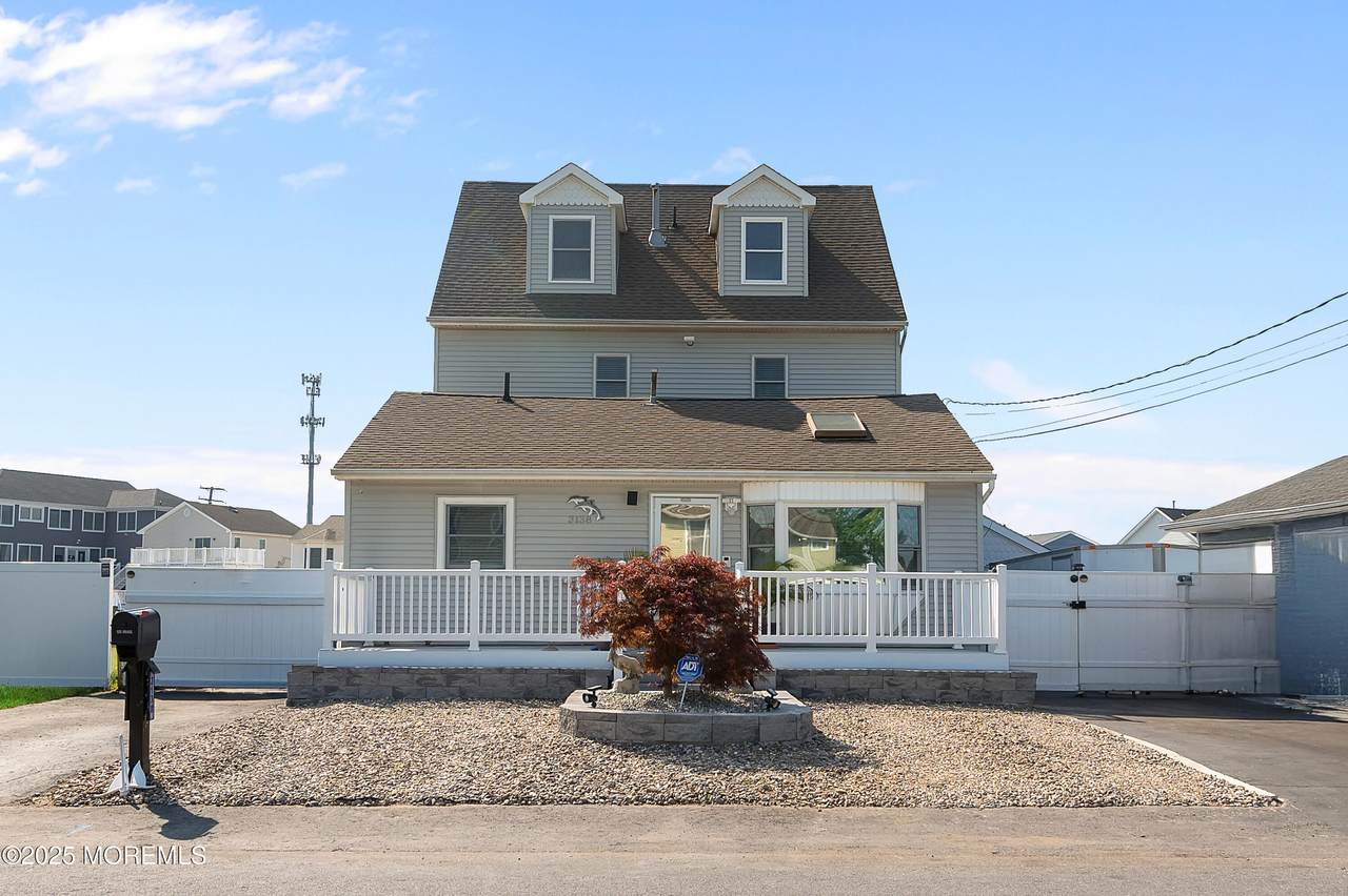 3138 Windsor Avenue - Photo 1