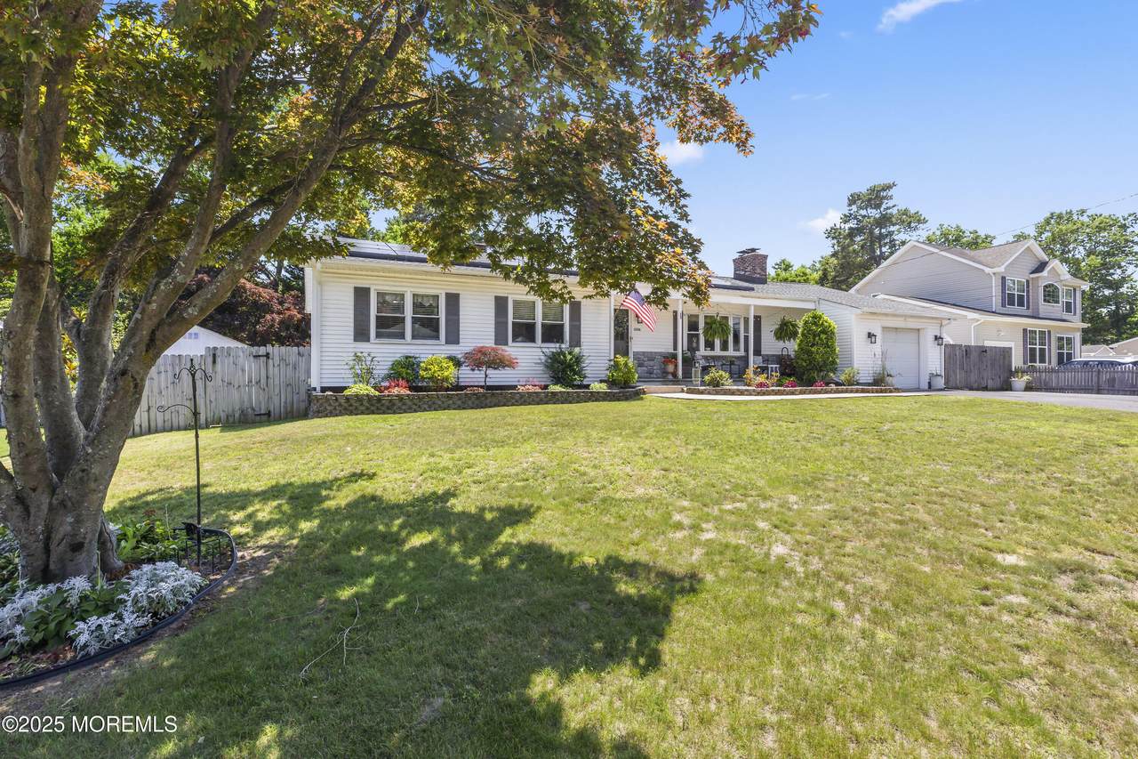 1536 11th Avenue - Photo 1