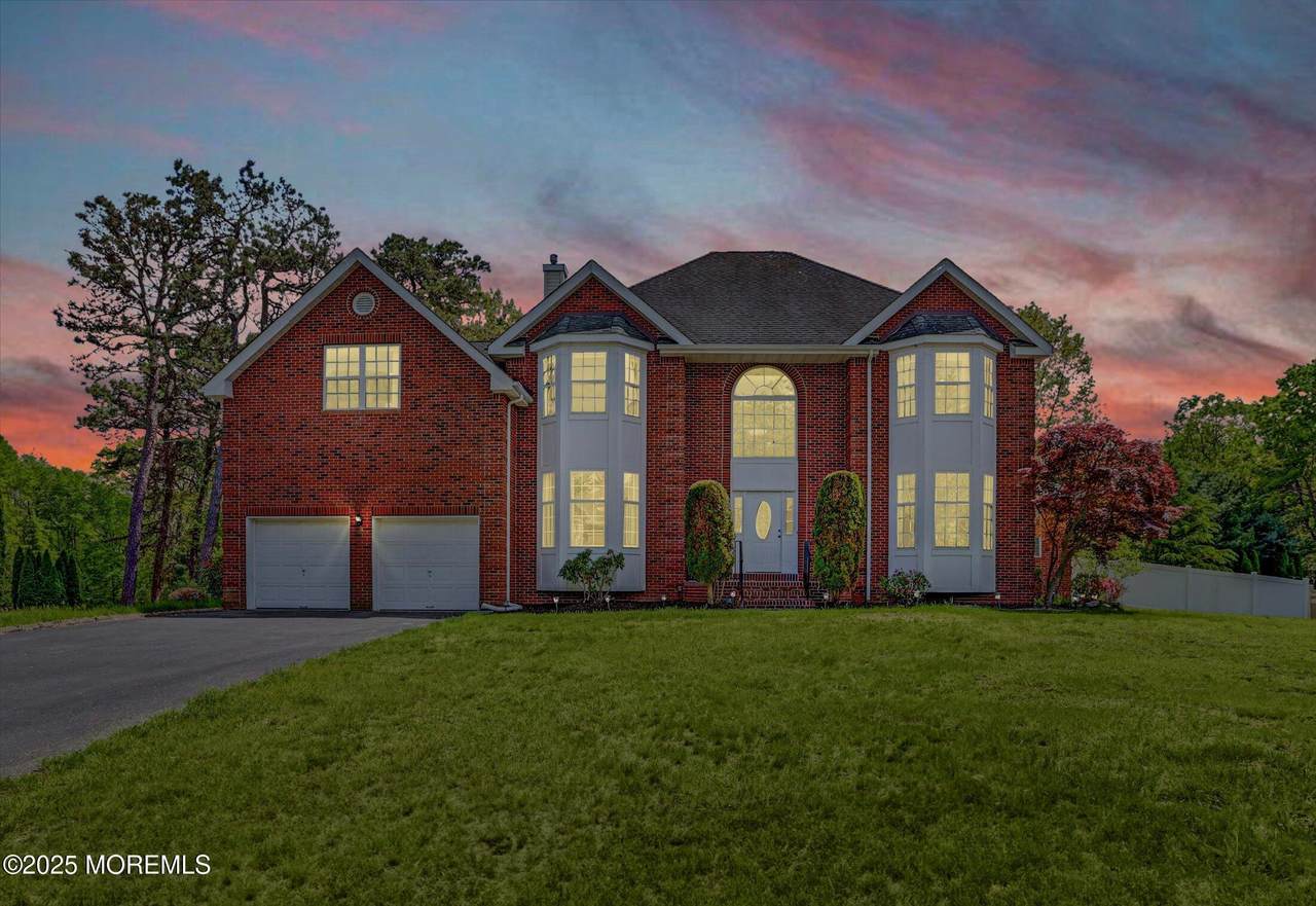 1041 Aumack Road - Photo 1
