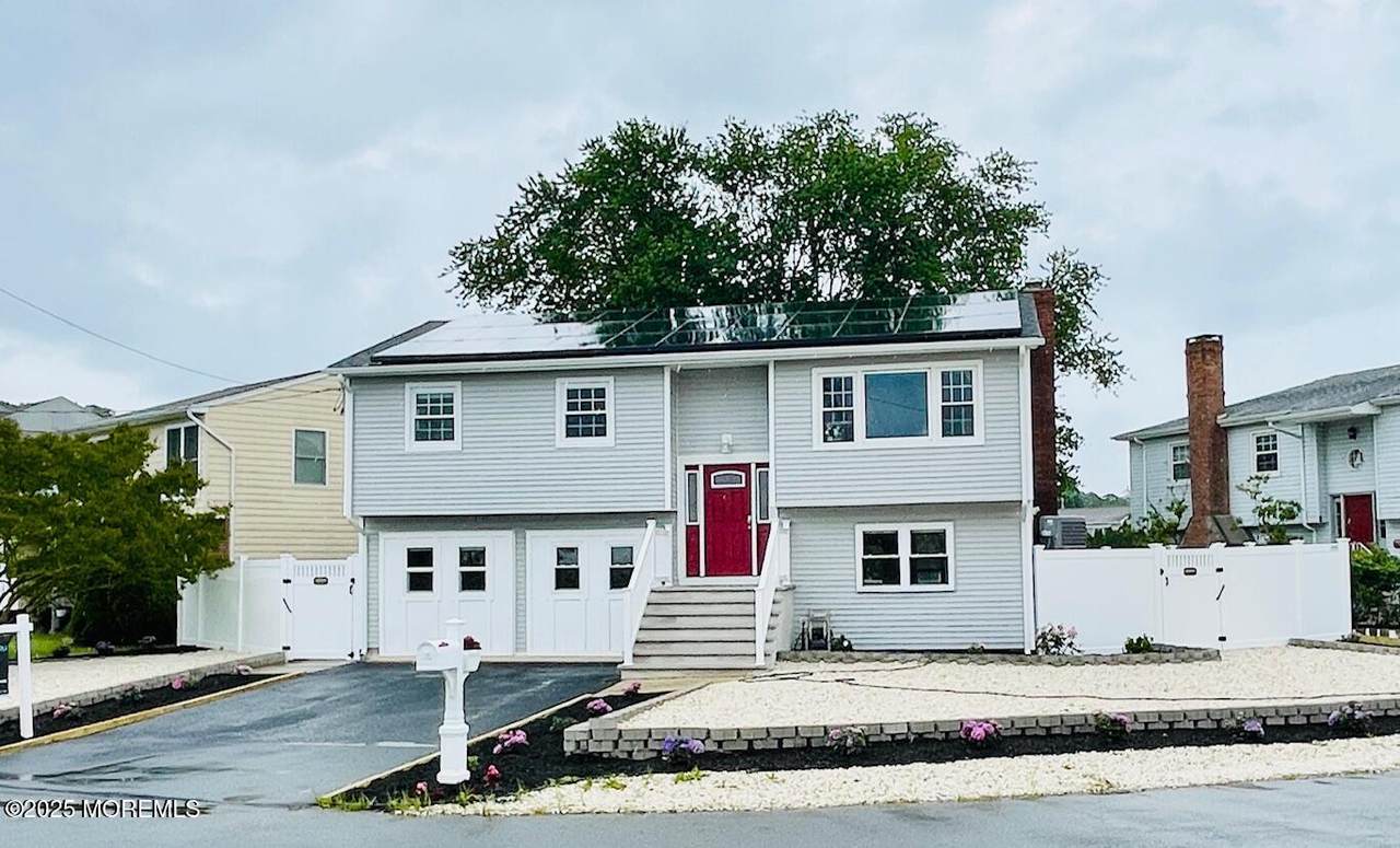 23 Island Drive - Photo 1