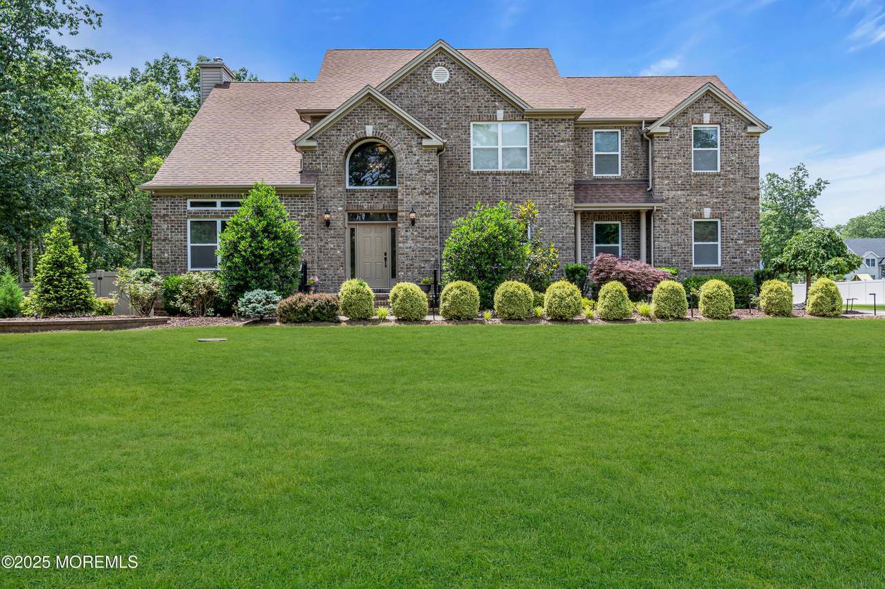 7 Holly Tree Court - Photo 1