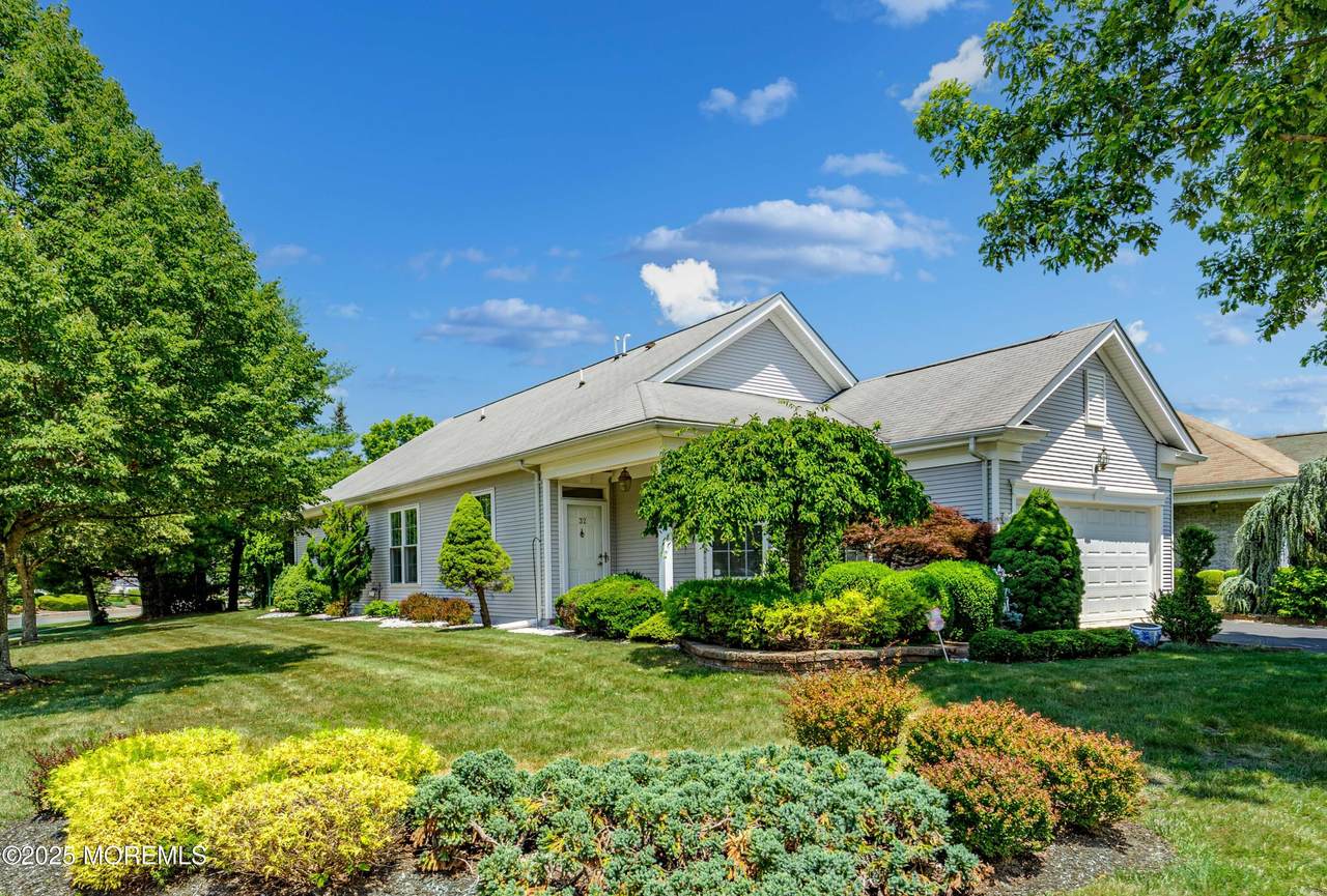 32 Waltham Way - Photo 1