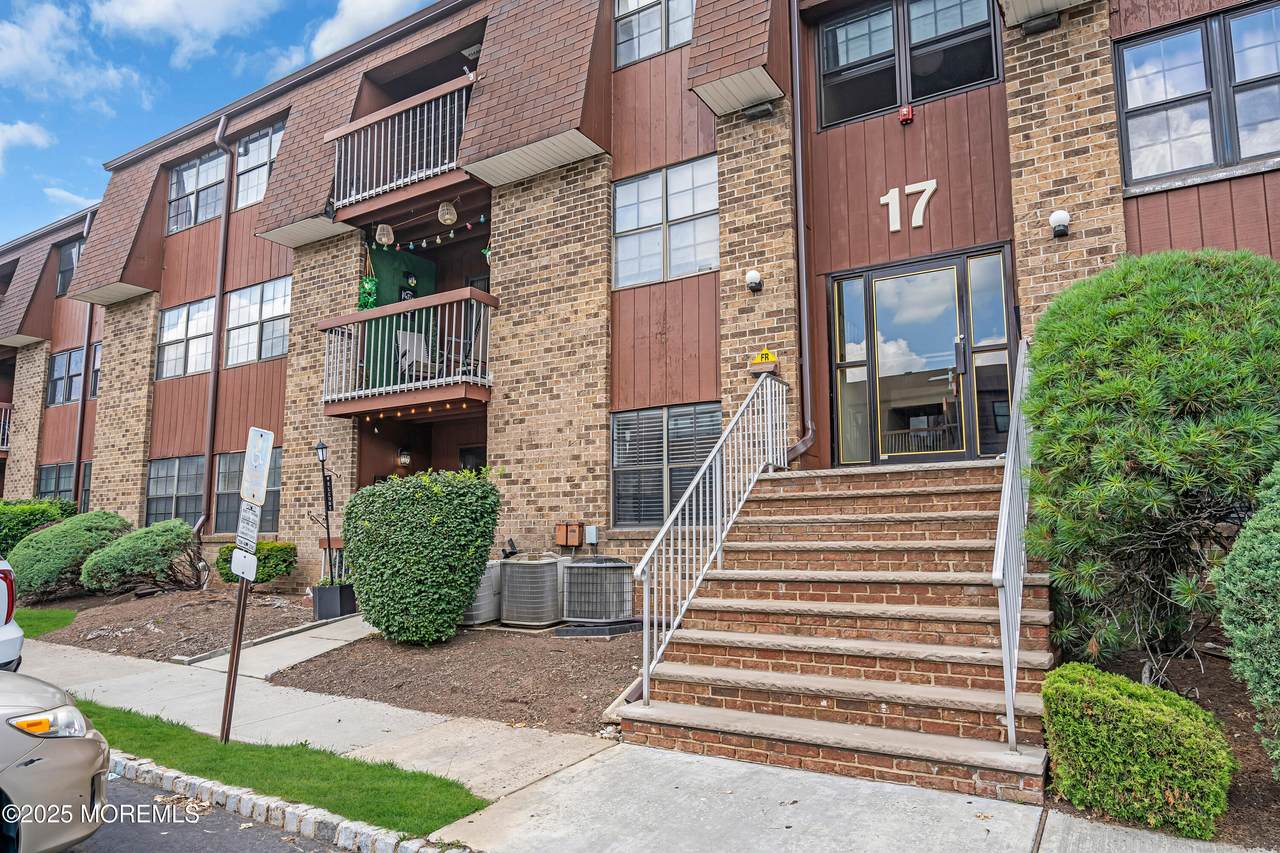 193 Sierra Court - Photo 1
