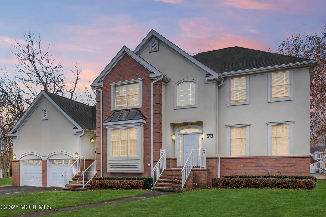 208 Imperial Court - Photo 1