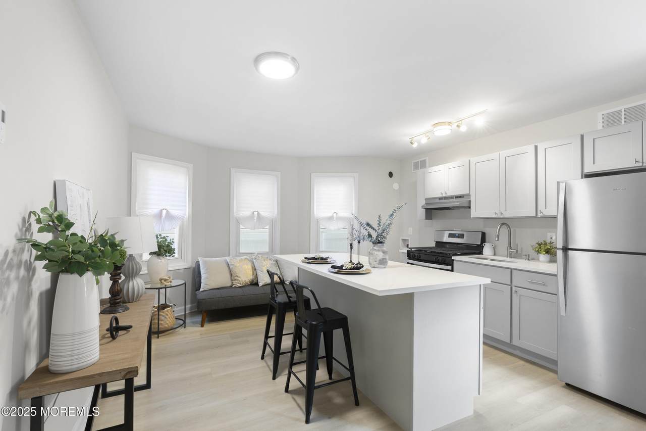 223 Webster Avenue - Photo 1