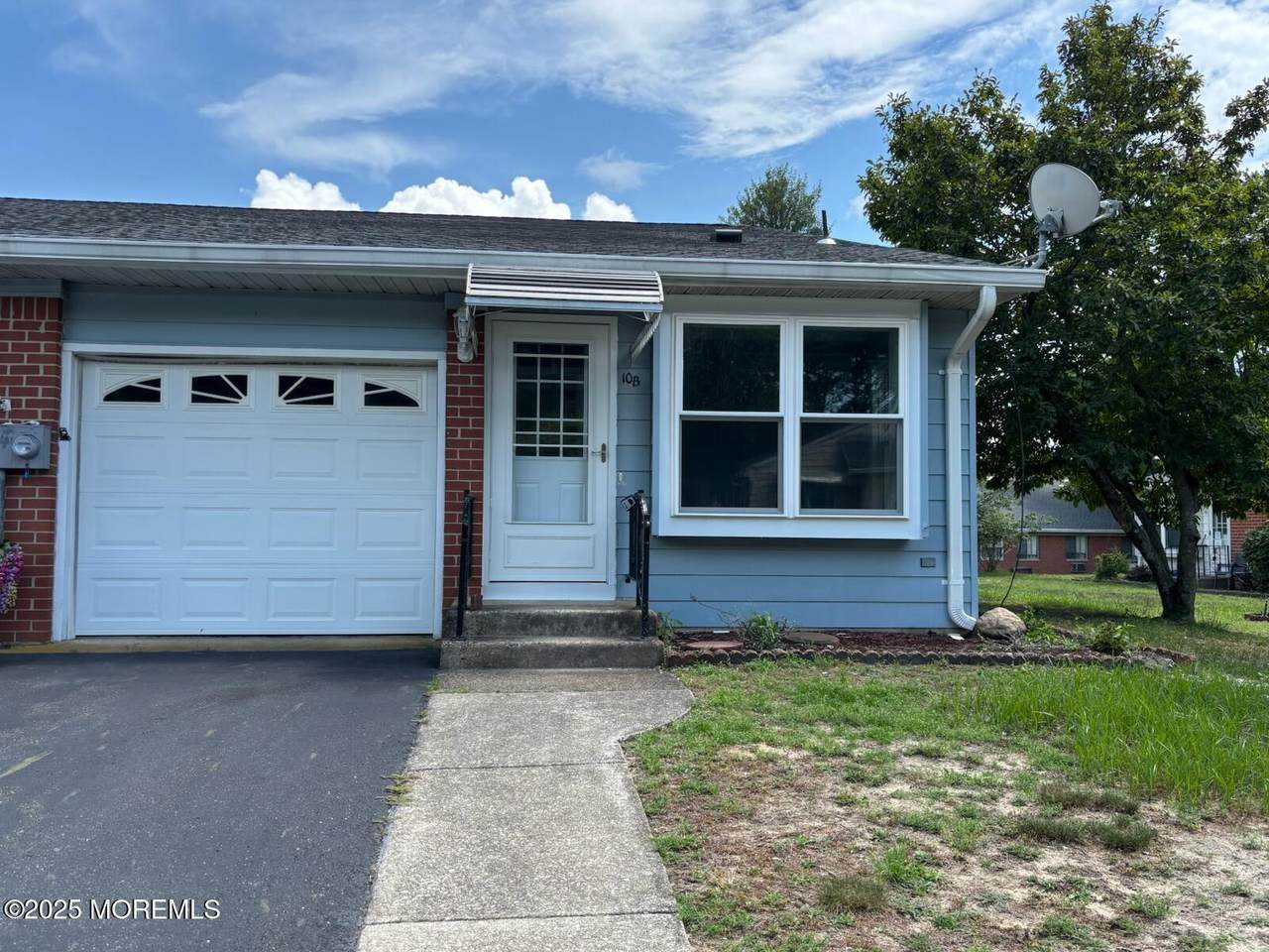 10 Lafayette Drive - Photo 1