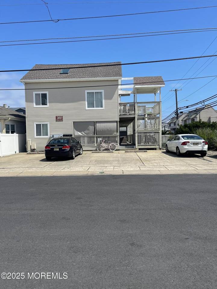 202 Carteret Avenue - Photo 1