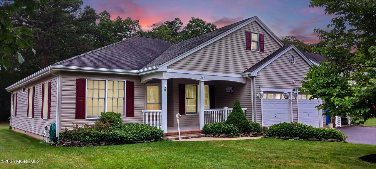 247 Hilliard Boulevard - Photo 1