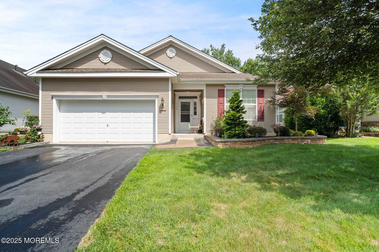 113 Lakeland Drive - Photo 1