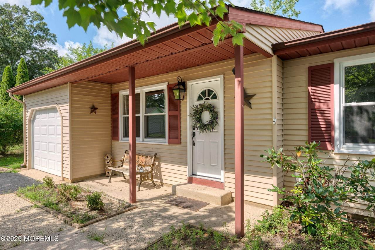 5 Greenmeadow Lane - Photo 1