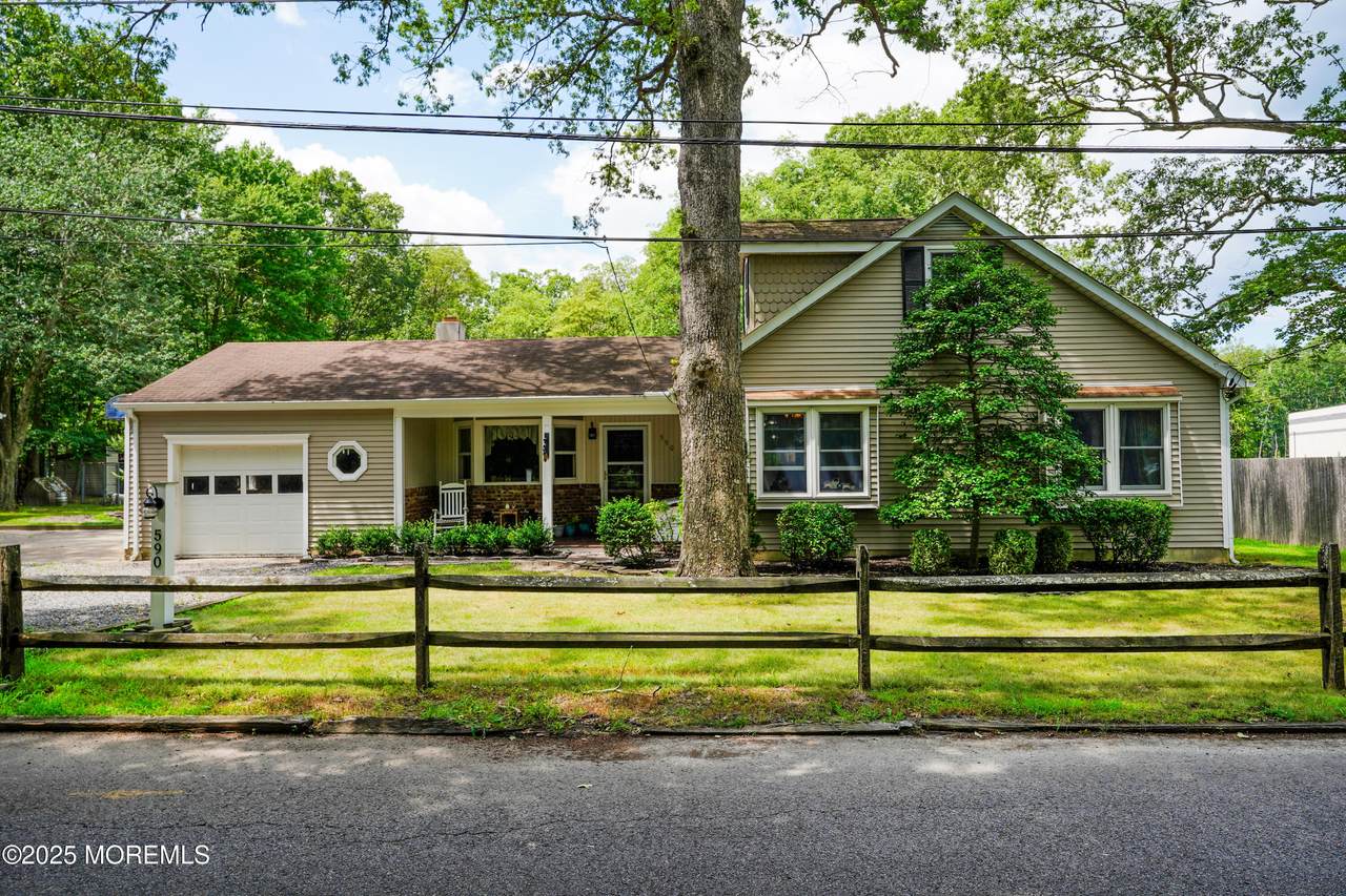 590 Challenger Way - Photo 1