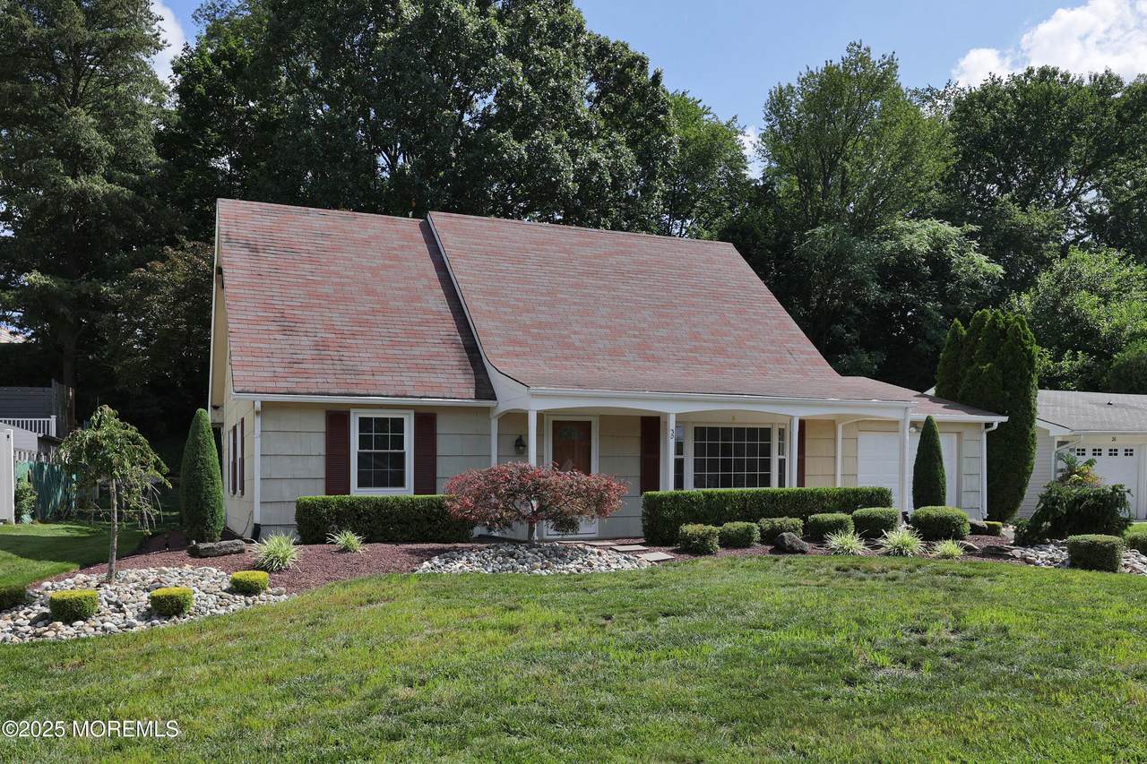 30 Oxford Lane - Photo 1