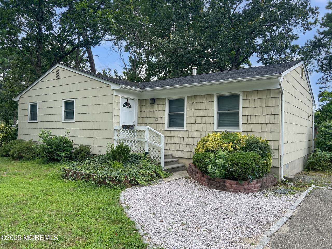 501 Bismarck Street - Photo 1