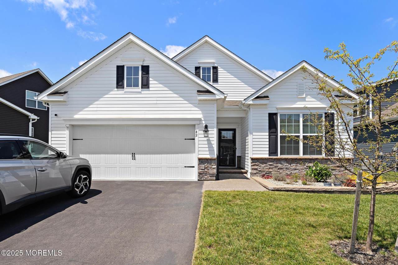 42 Cougar Lane - Photo 1