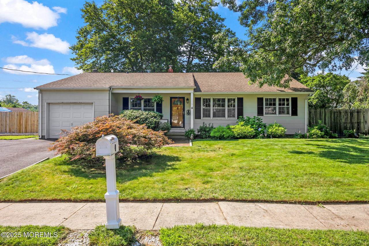 4 Montclair Avenue - Photo 1