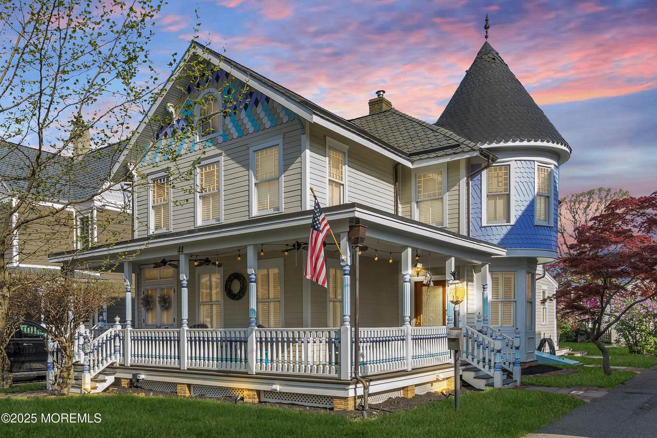 44 Irving Place - Photo 1