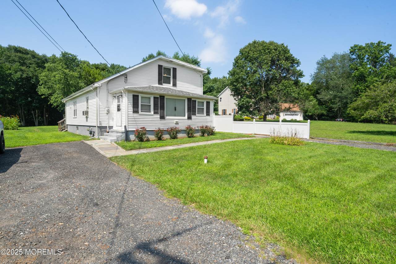 454 Stagecoach Road - Photo 1