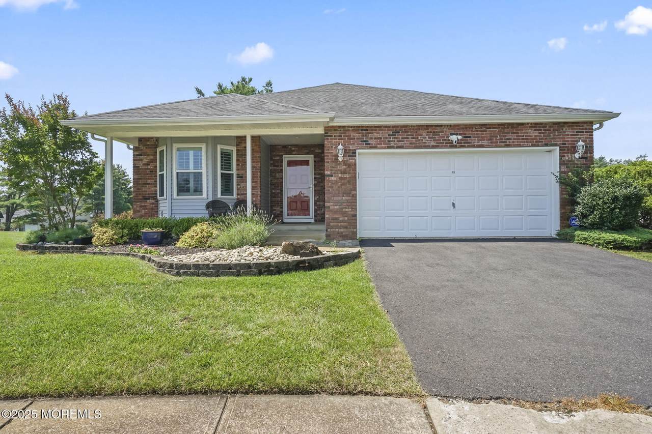 10 Surray Court - Photo 1