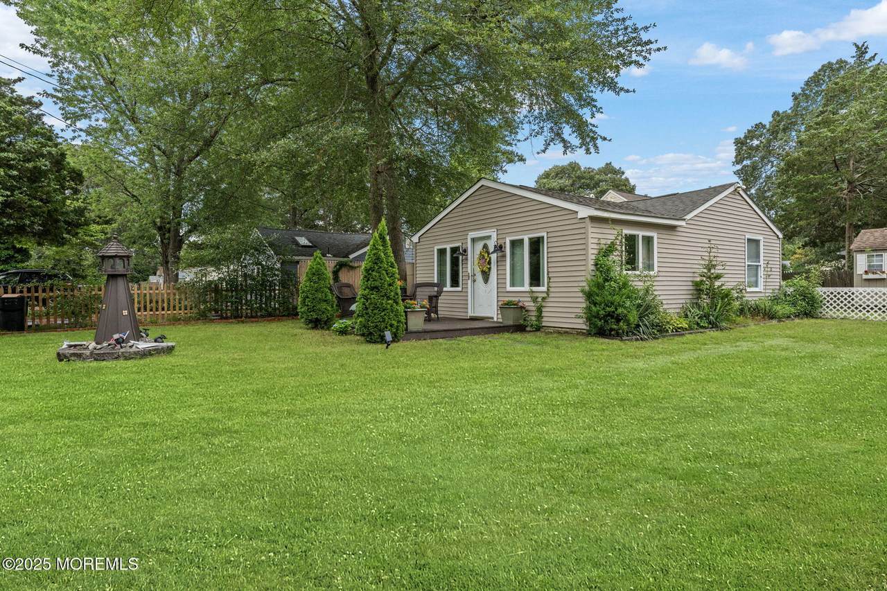 809 Beach Boulevard - Photo 1