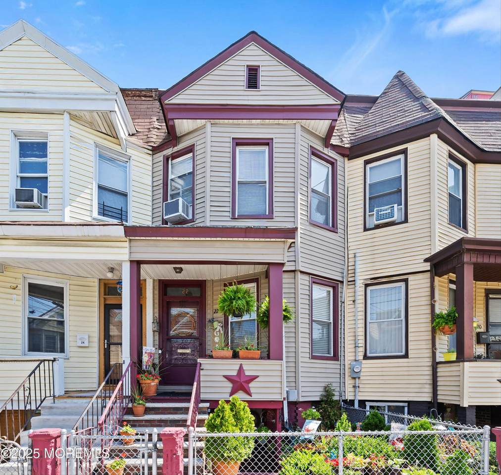 22 Bartholdi Avenue - Photo 1