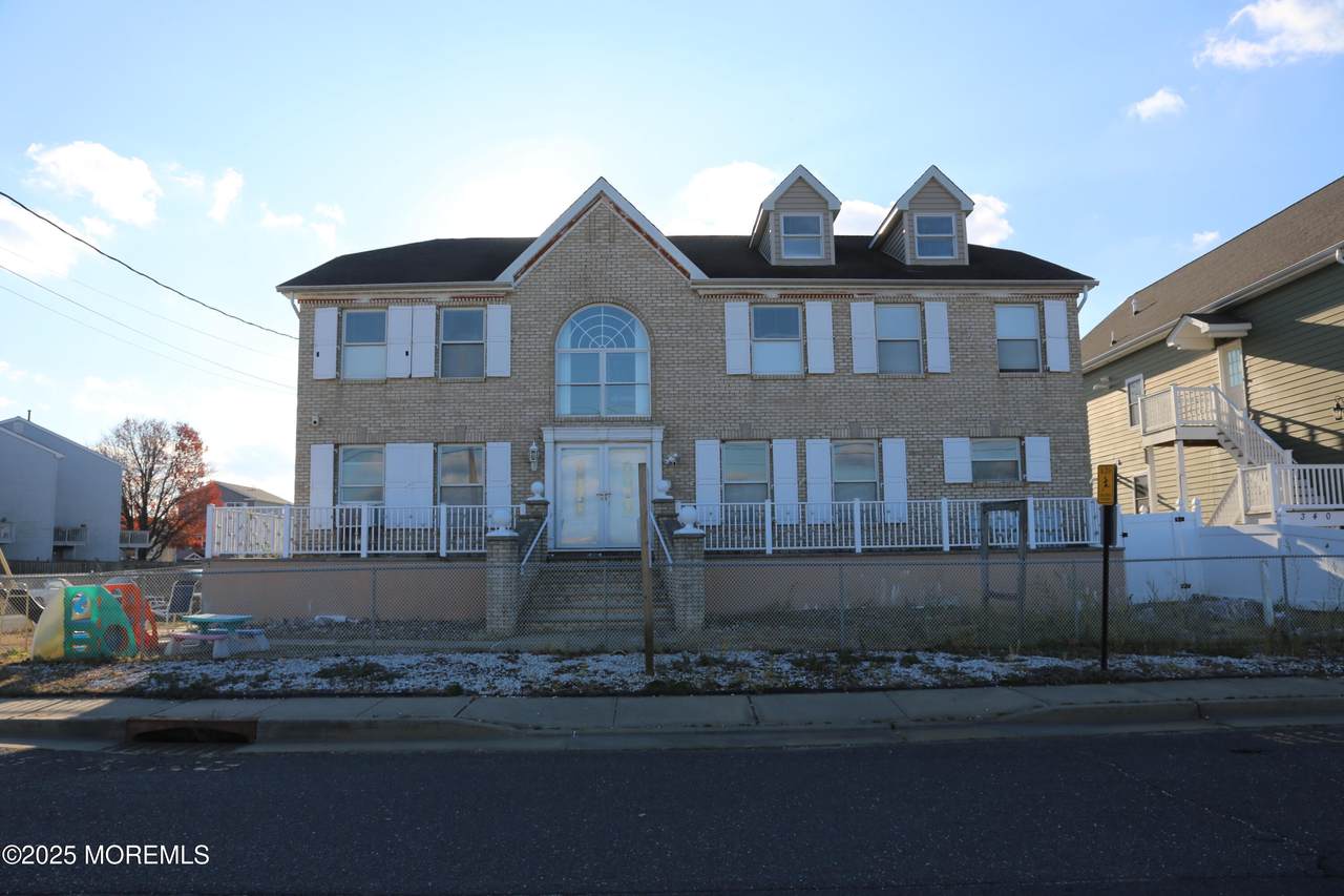 342 Front Street - Photo 1
