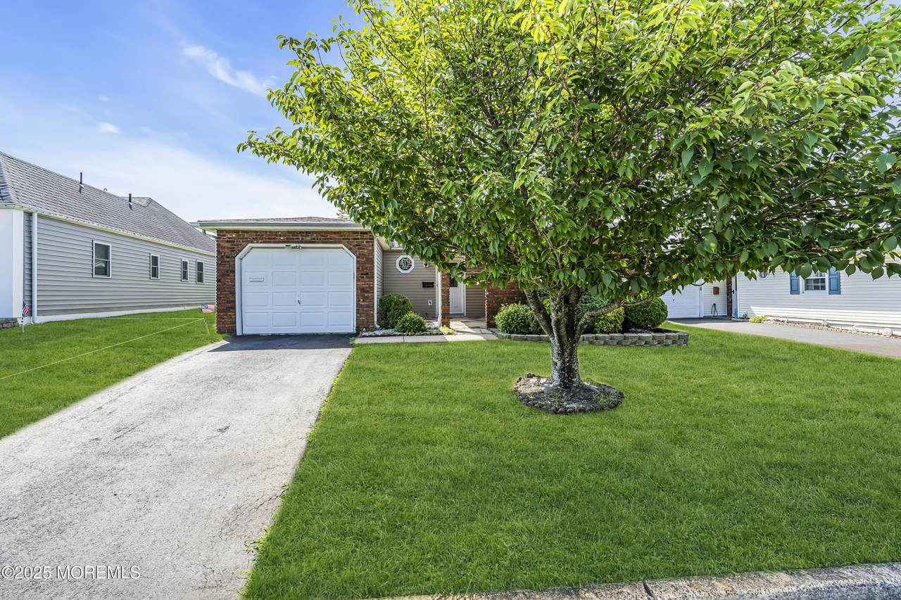 42 Sidney Court - Photo 1