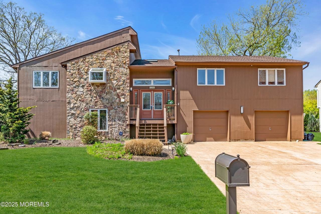 1702 Holbrook Street - Photo 1