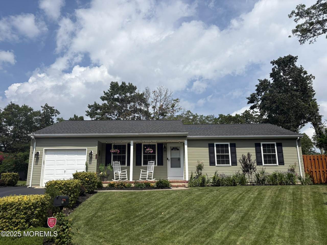650 Chelsea Street - Photo 1