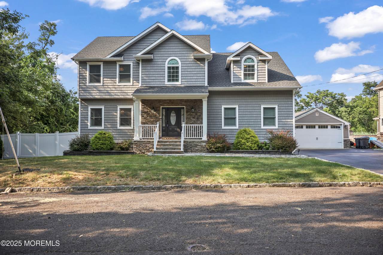 53 Chandler Avenue - Photo 1