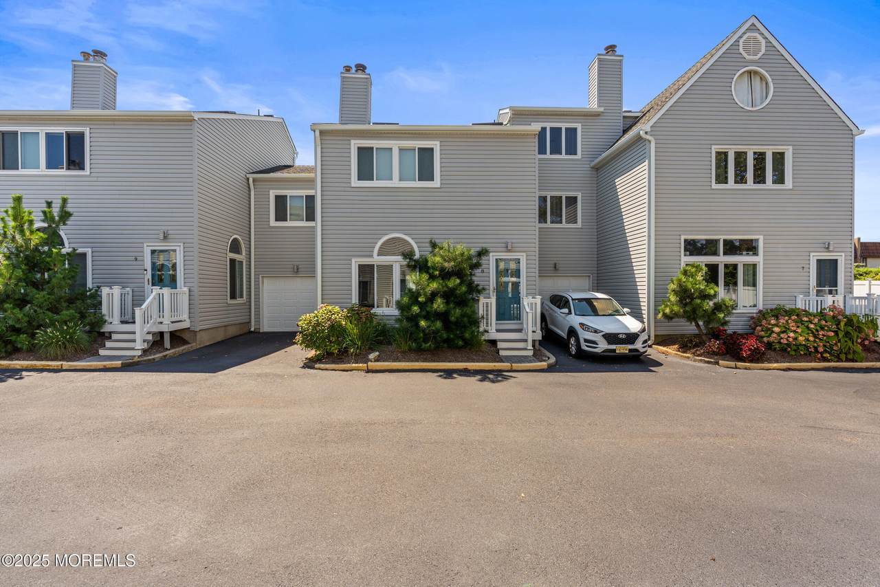 450 Ocean Boulevard - Photo 1