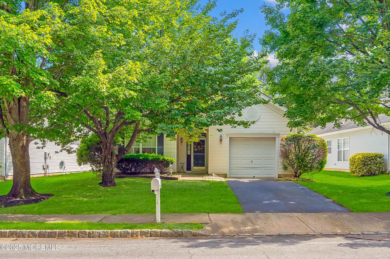 22 Spring Meadow Drive - Photo 1