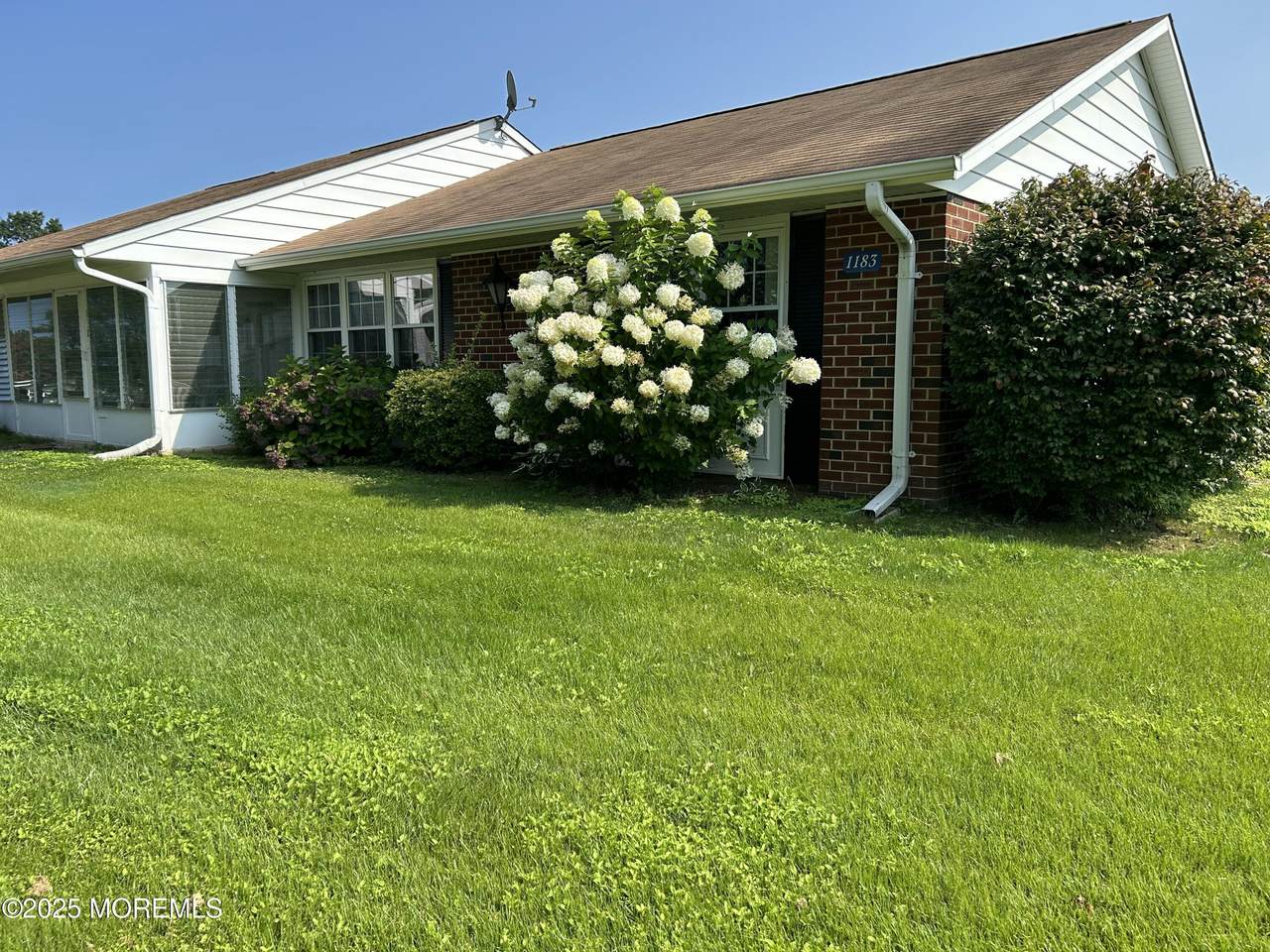 1183B Clydebank Court - Photo 1