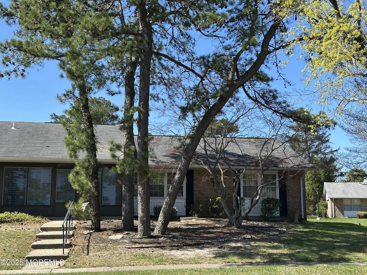 22B Buckingham Drive - Photo 1