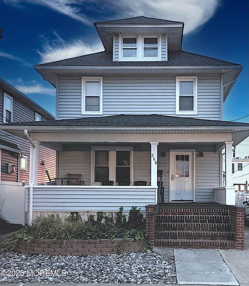 208 14th Avenue - Photo 1