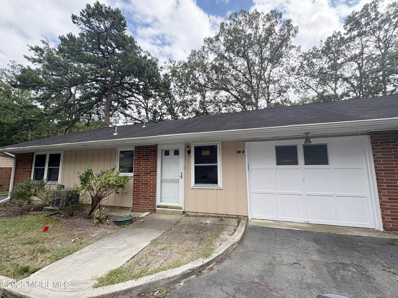 119 Buckingham Drive - Photo 1